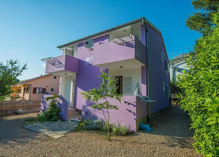 17772c Starigrad Paklenica