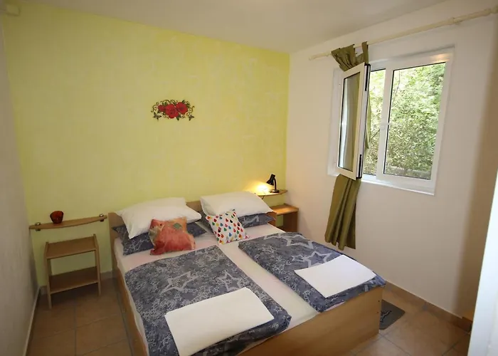 17772c * Starigrad Paklenica