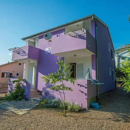 17772c Starigrad Paklenica