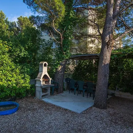 17772c Starigrad Paklenica