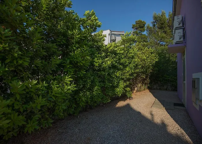 17772c Starigrad Paklenica